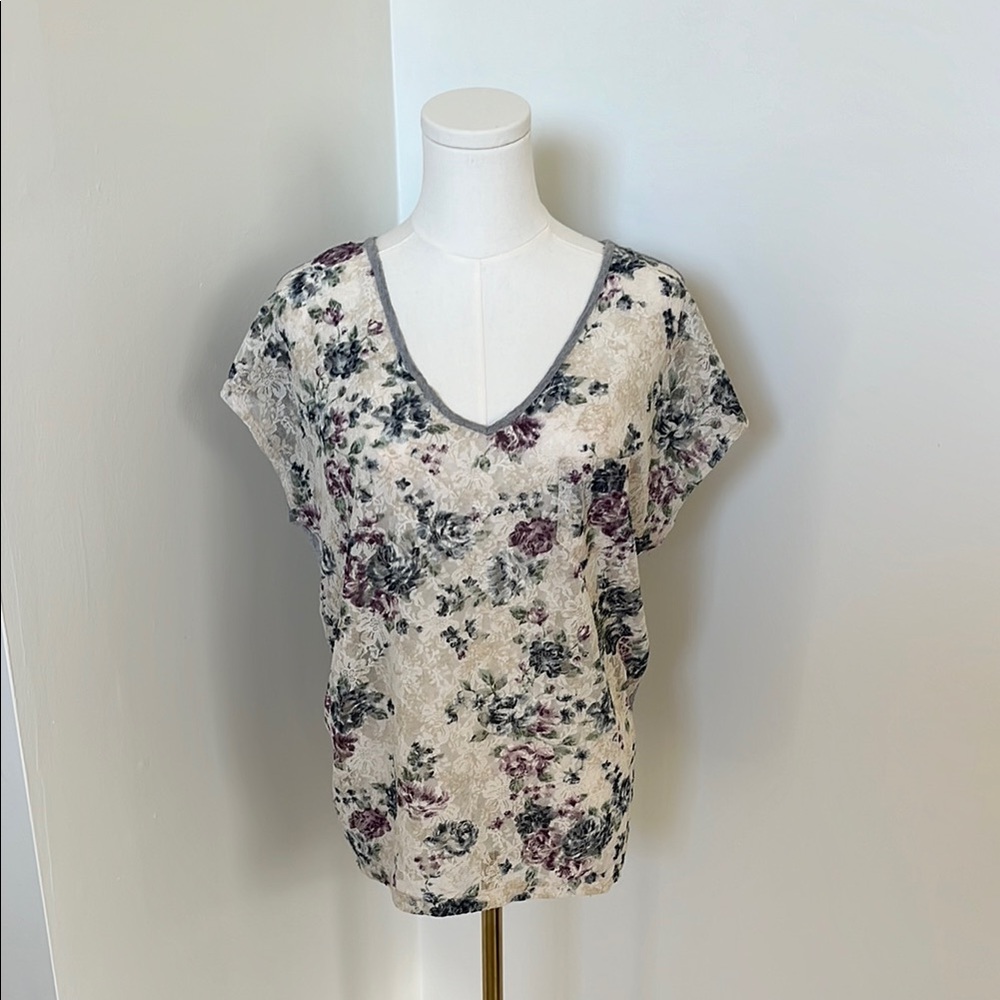 Floral Lace Women's V-Neck Top